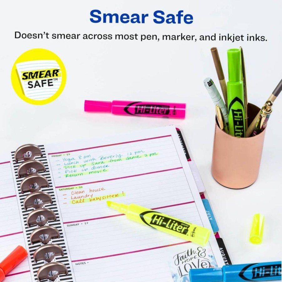 AVERY Smear Safe Chisel Tip Highlighters, 4 Assorted Colors, Desk-Style Hi-Liter Markers (24063)